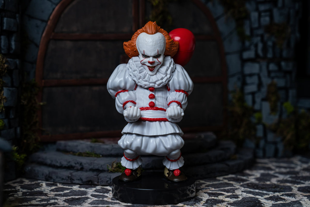 Warner Bros: Pennywise Cable Guys Original Controller and Phone Holder