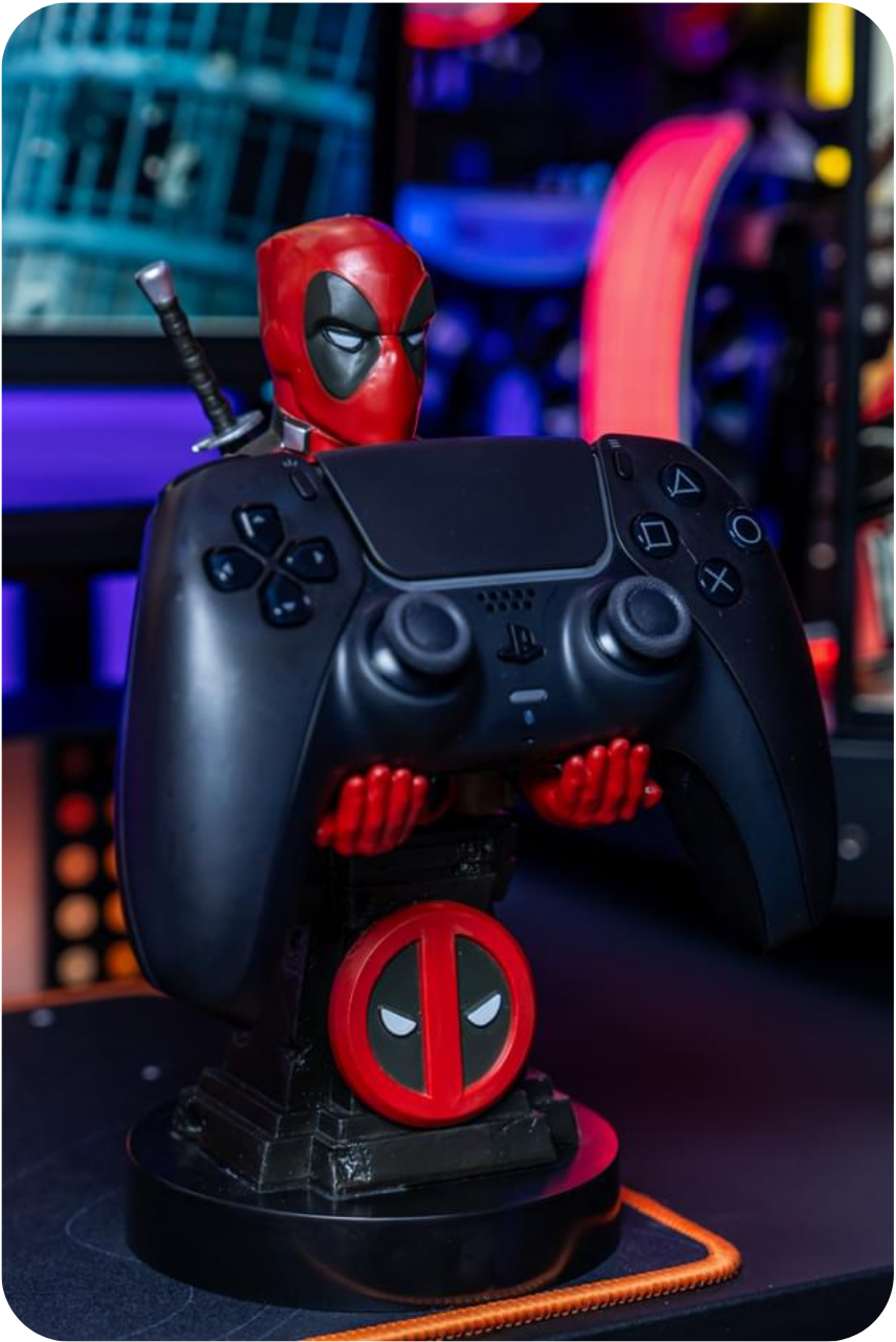 Marvel: Deadpool Plinth Cable Guys Original Controller and Phone Holder - EXG Pro