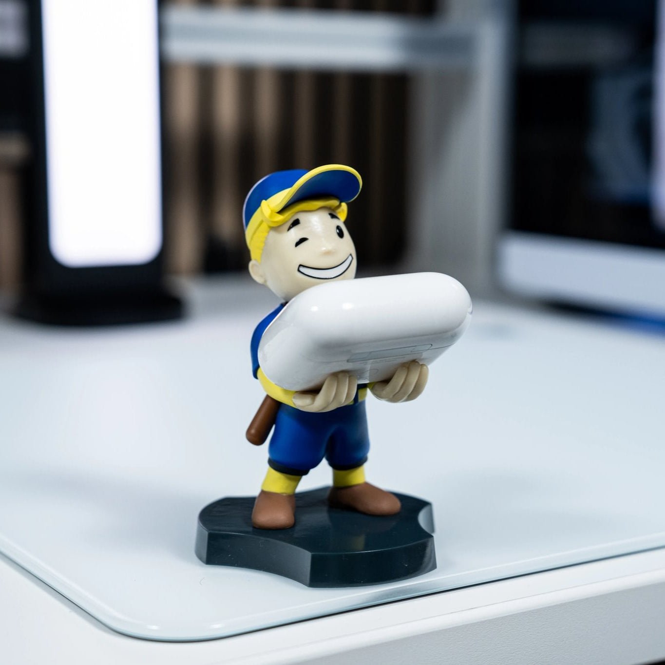 Big League Vault Boy Phone Stand – Fallout Mini Cable Guy Holdem - EXG Pro