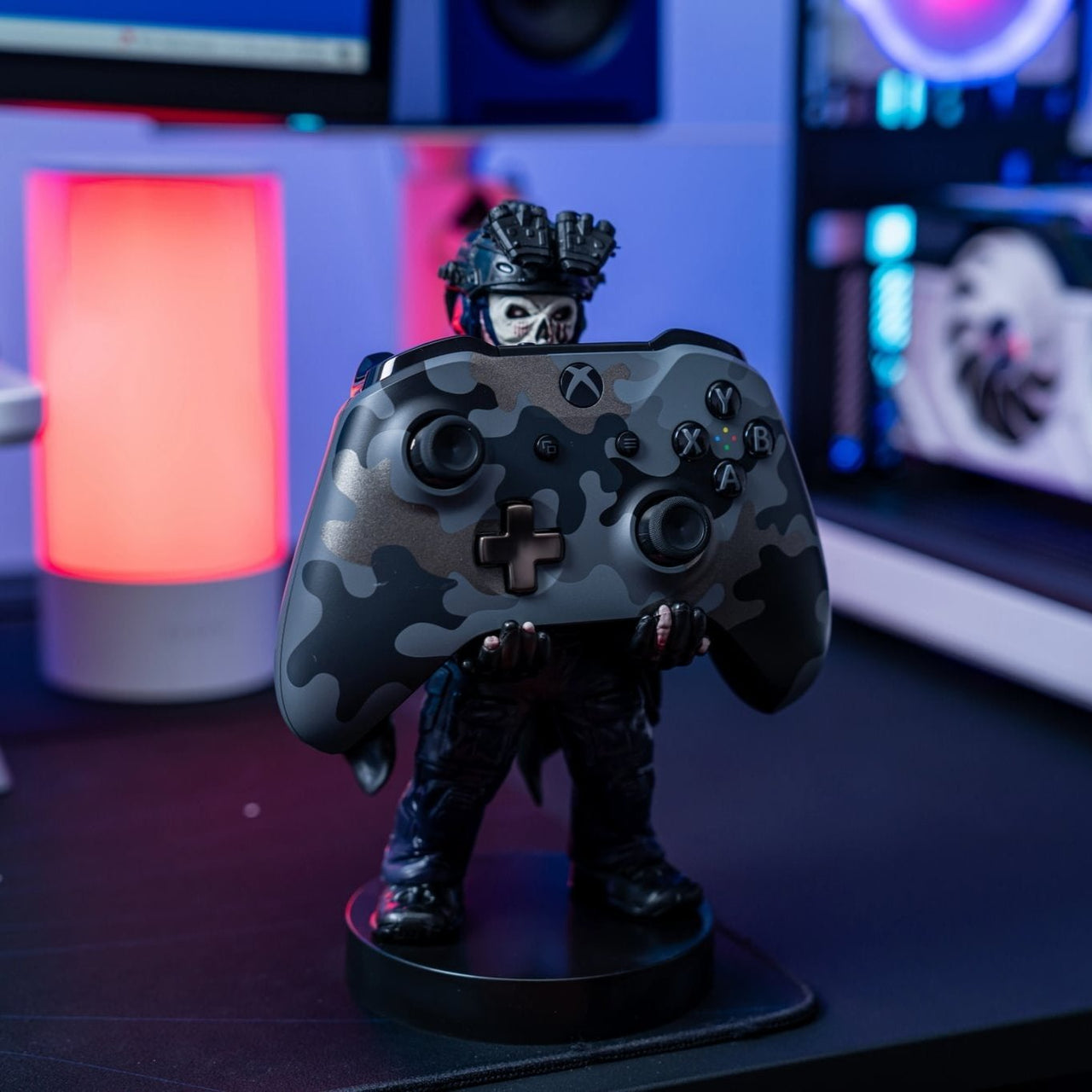 Call of Duty: Zombie Ghost Warzone Cable Guys Controller Holder and ...