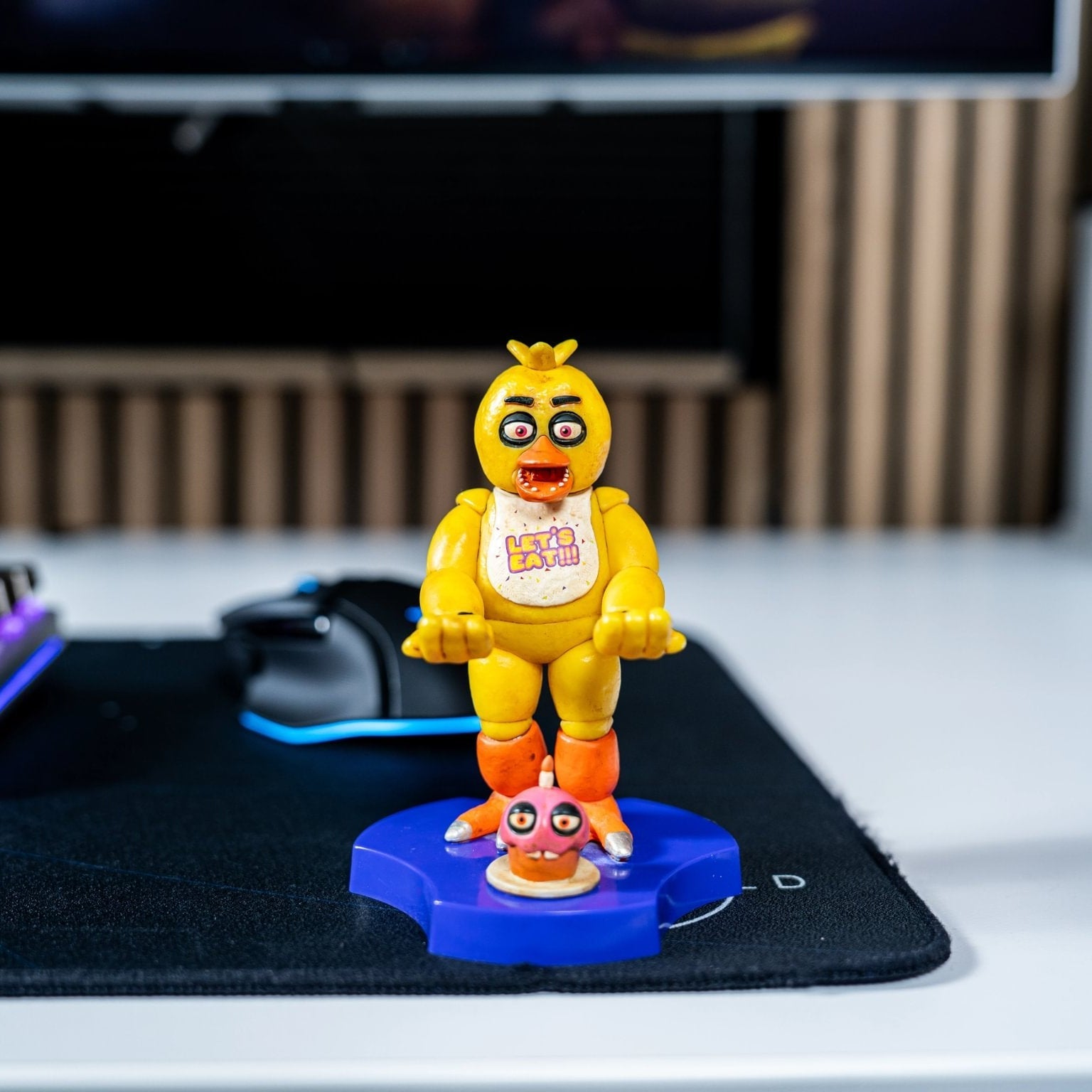 Chica Phone Stand – Five Nights At Freddy's, Mini Cable Guys - EXG Pro