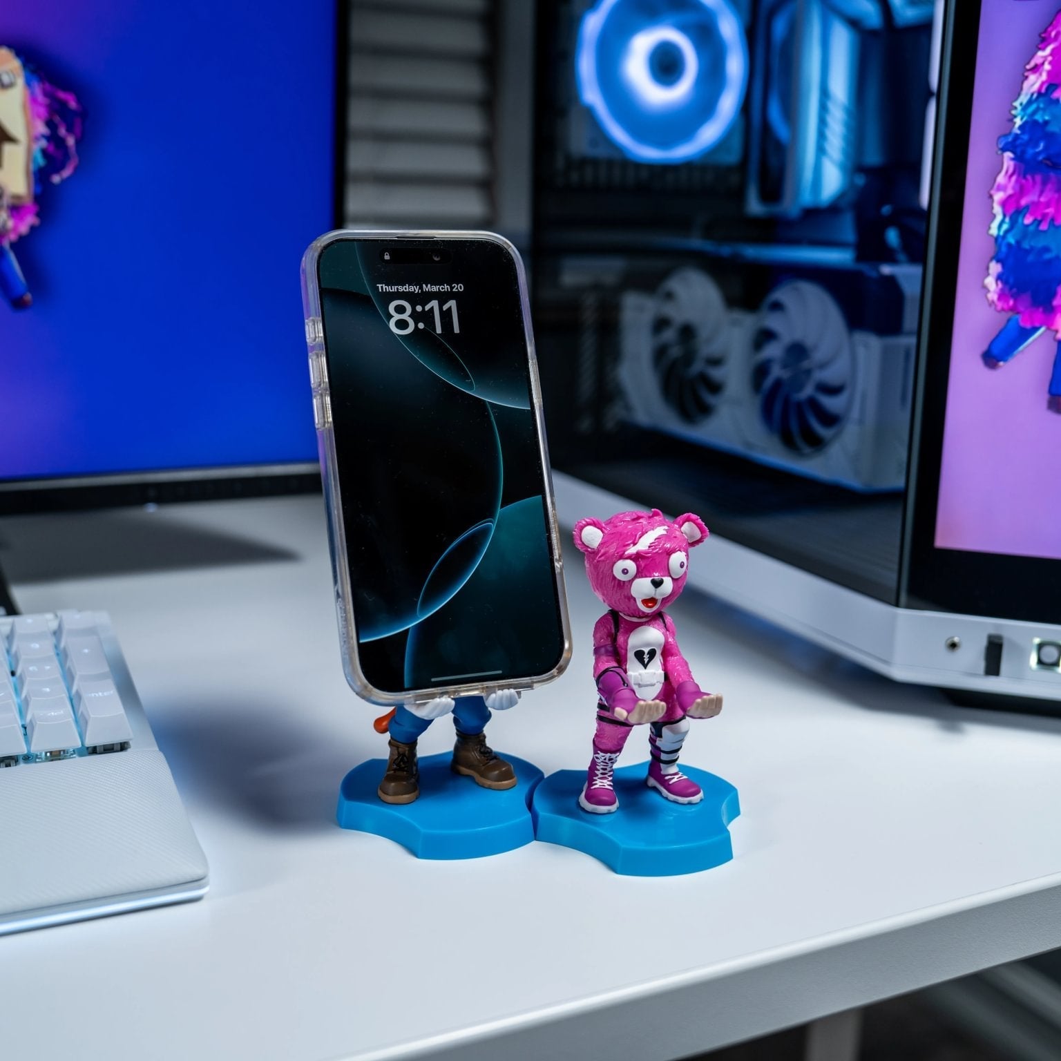 Fortnite: Cuddle Team Leader Holdems, Mini Cable Guys Phone Stand and Device Holder - EXG Pro