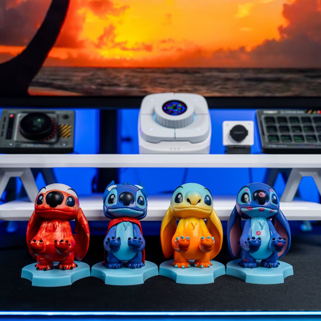 Lilo & Stitch: Loved Up Stitch Holdems, Mini Cable Guys Phone Stand and Device Holder - EXG Pro