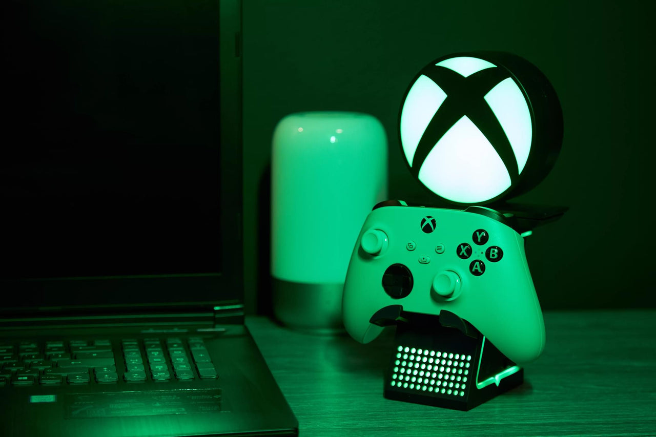 Microsoft: XBox Cable Guys Light Up Ikon, Phone and Device Stand - EXG Pro