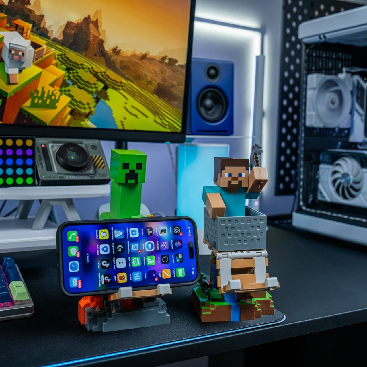 Minecraft: Steve Cable Guy R.E.S.T Collectible Figure Device Holder ...