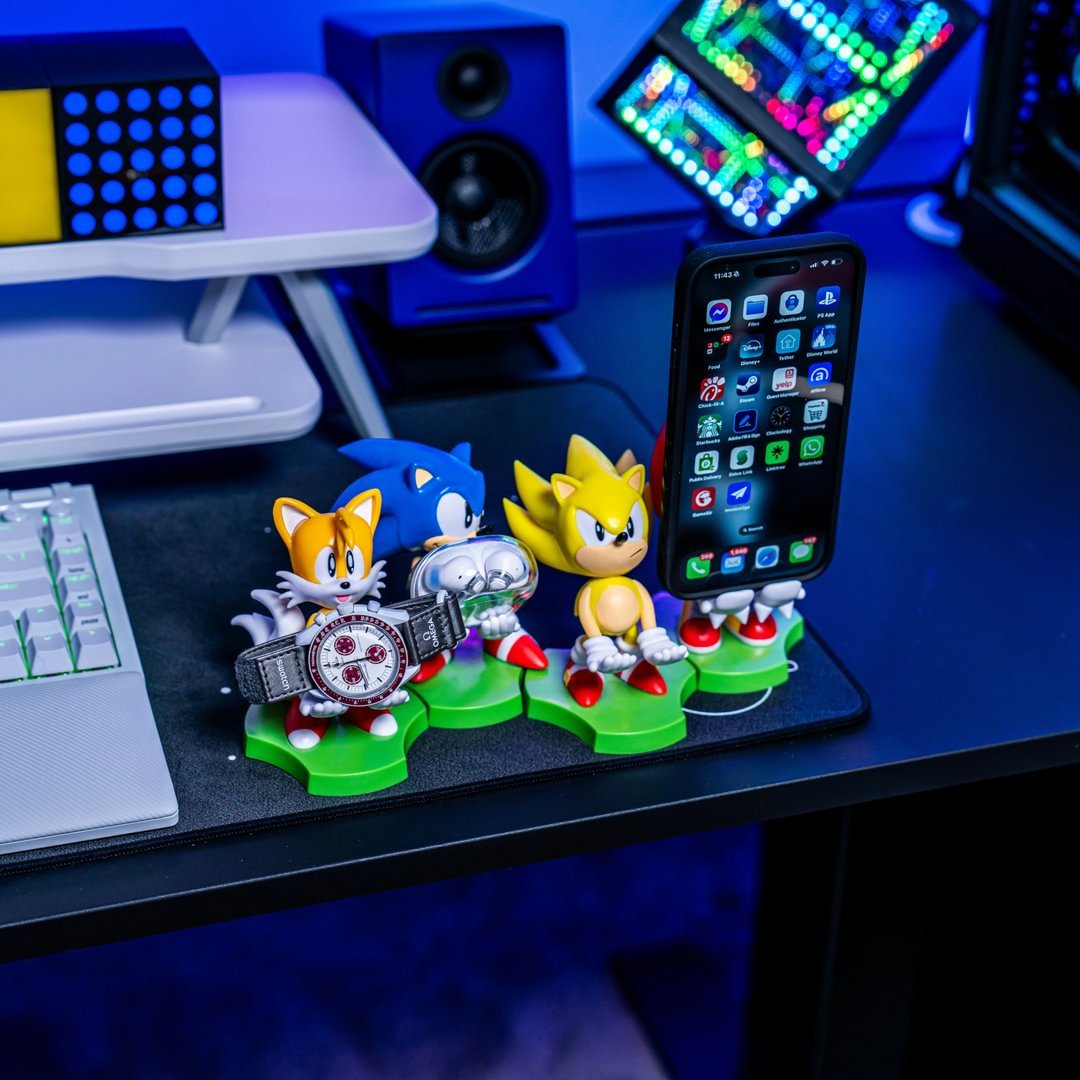 SEGA: Sliding Sonic Holdems, Mini Cable Guys Phone Stand and Device Holder - EXG Pro