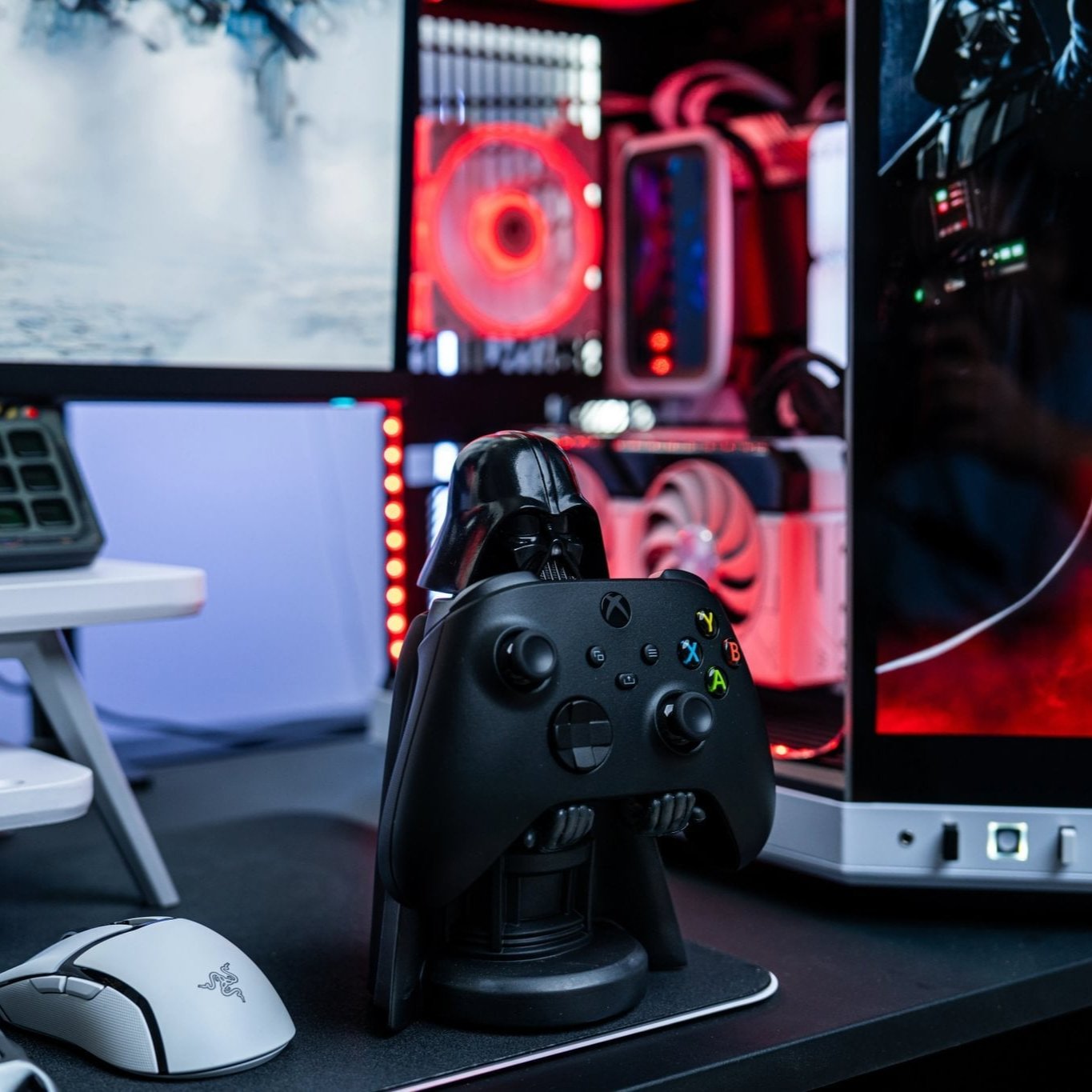 Star Wars: Darth Vader Cable Guys Original Controller and Phone Holder - EXG Pro