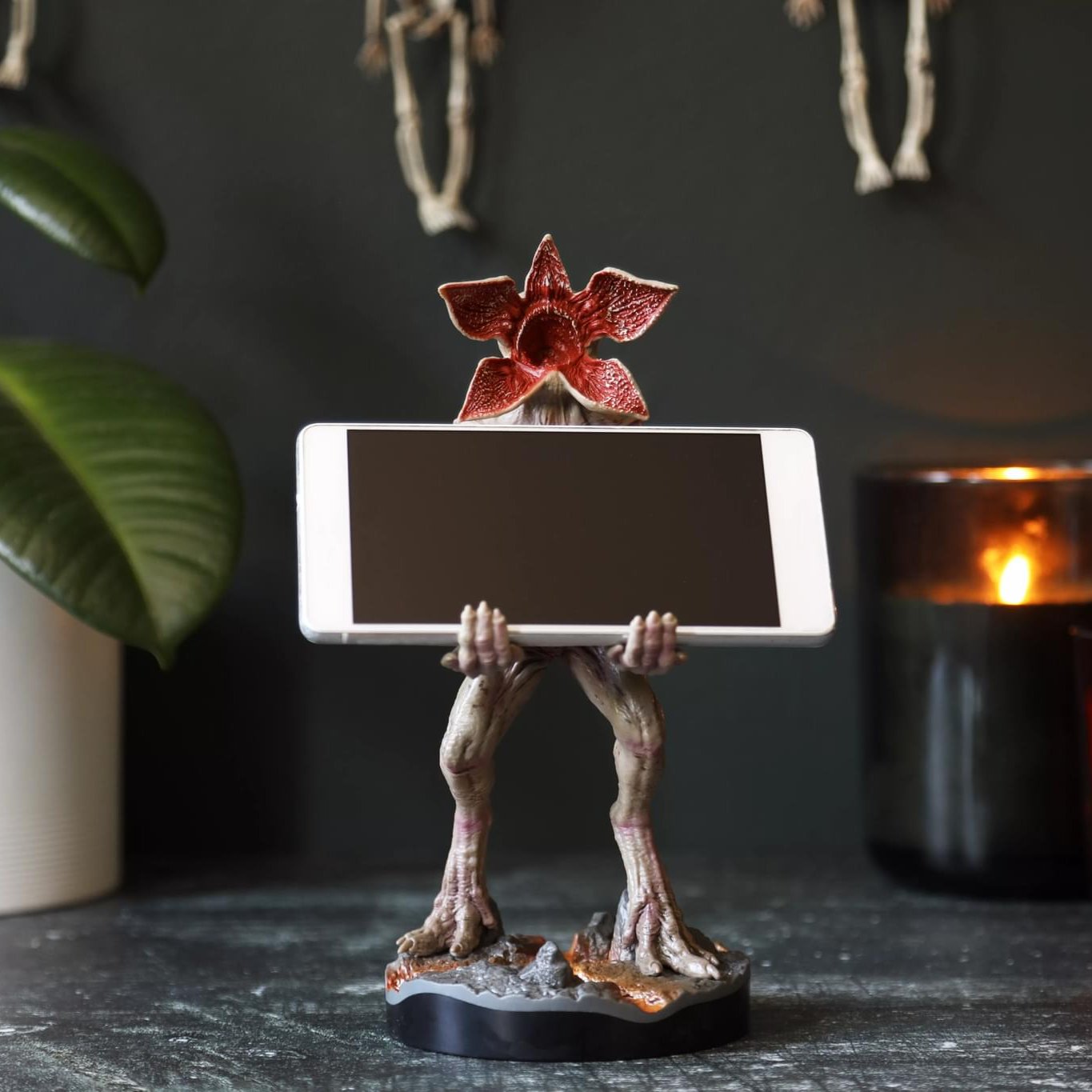 Stranger Things: Demogorgon Cable Guys Original Controller and Phone Holder - EXG Pro