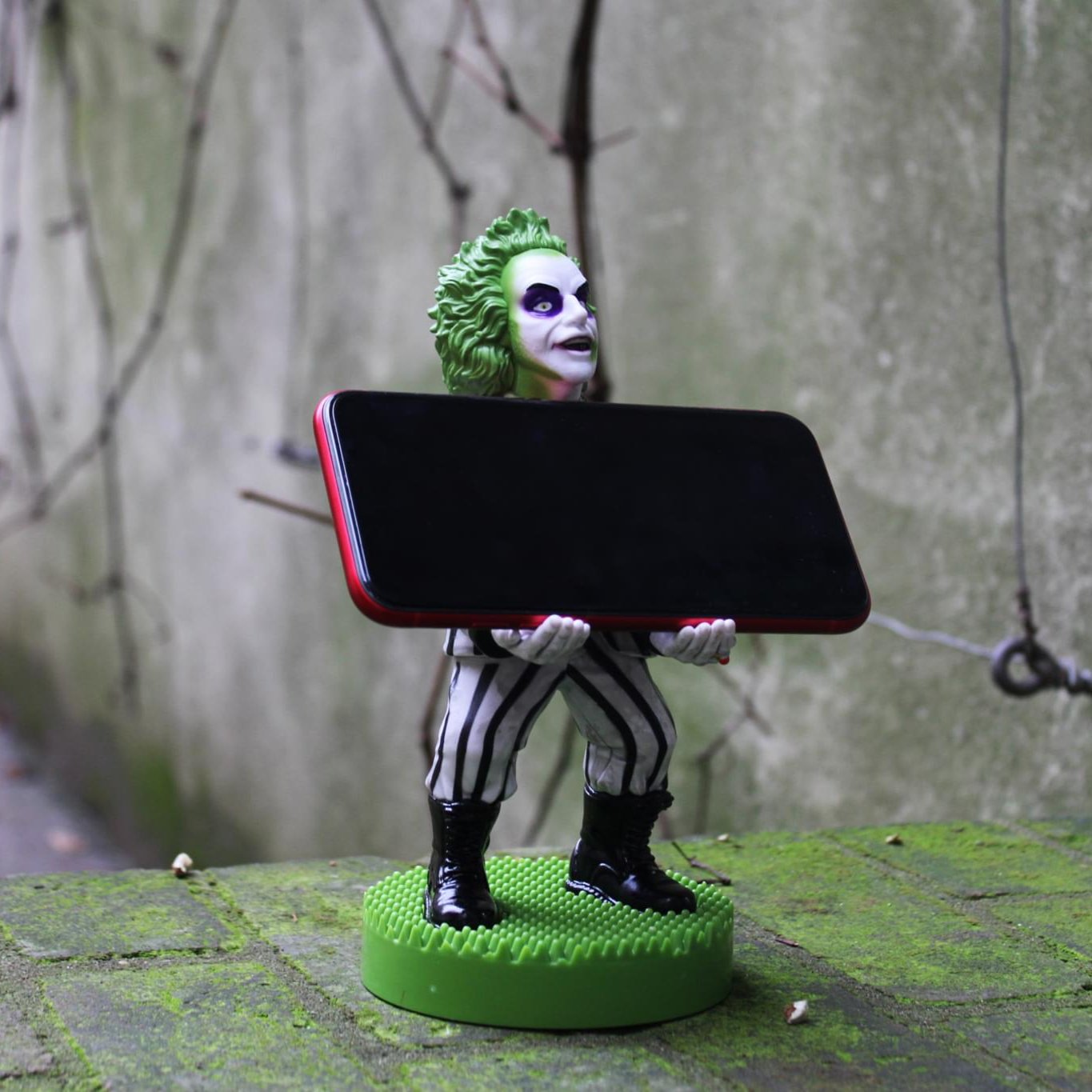 Warner Bros: Beetlejuice Cable Guys Original Controller and Phone Holder - EXG Pro