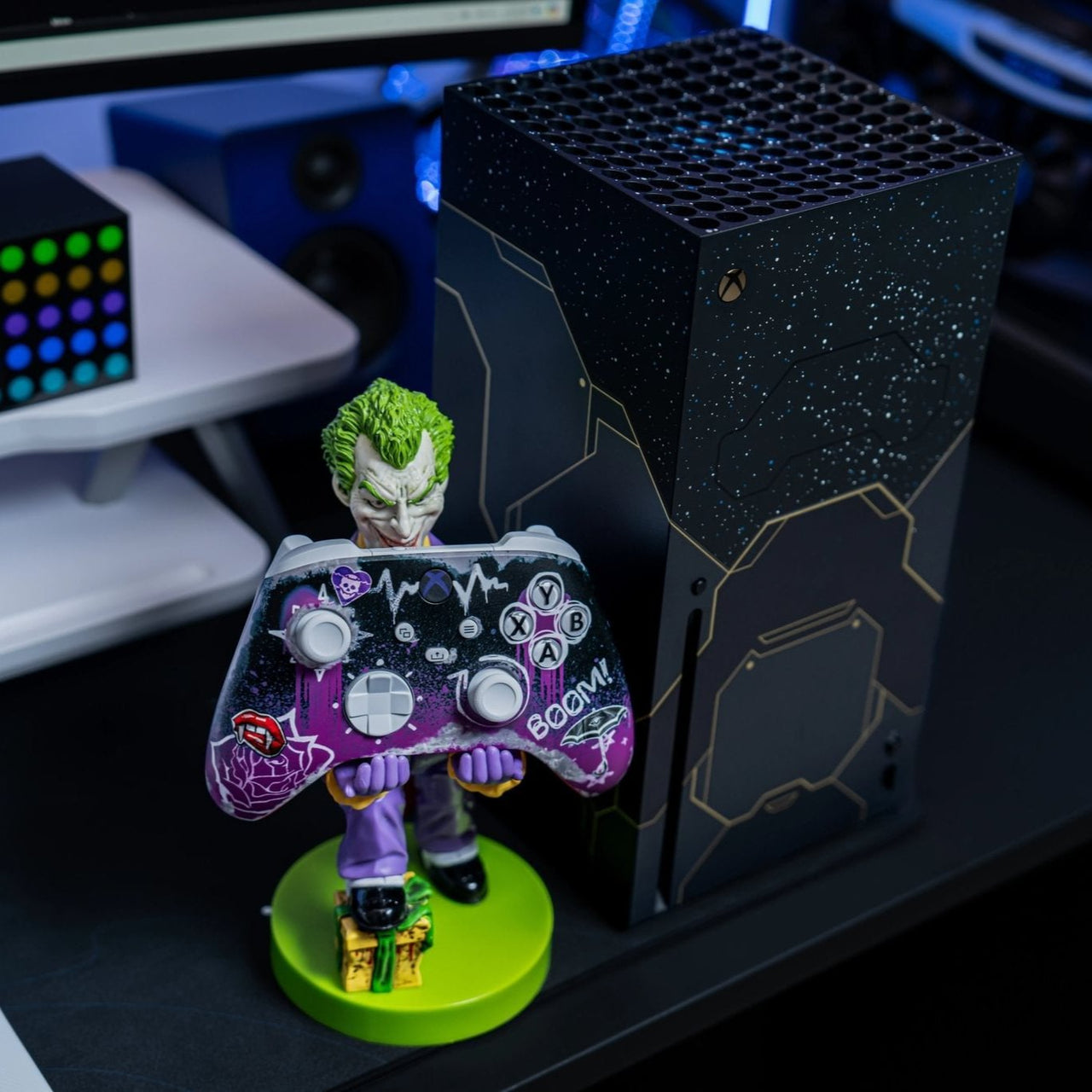 Warner Bros: Joker Cable Guys Original Controller and Phone Holder - EXG Pro