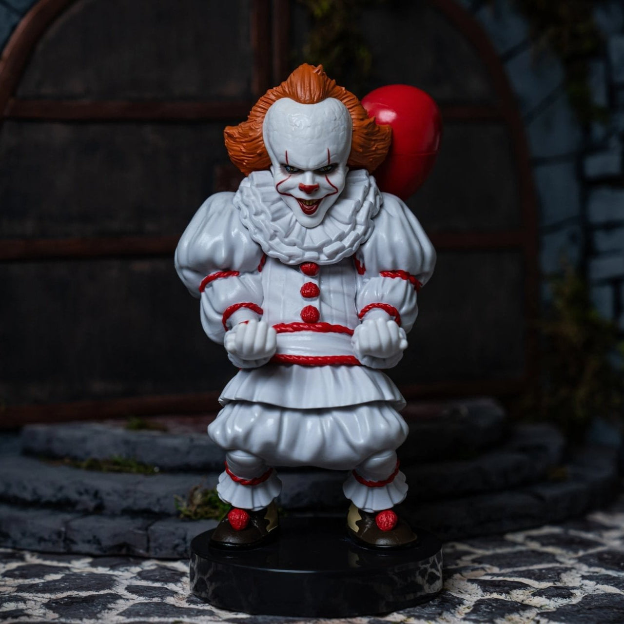 Warner Bros: Pennywise Cable Guys Original Controller and Phone Holder - EXG Pro