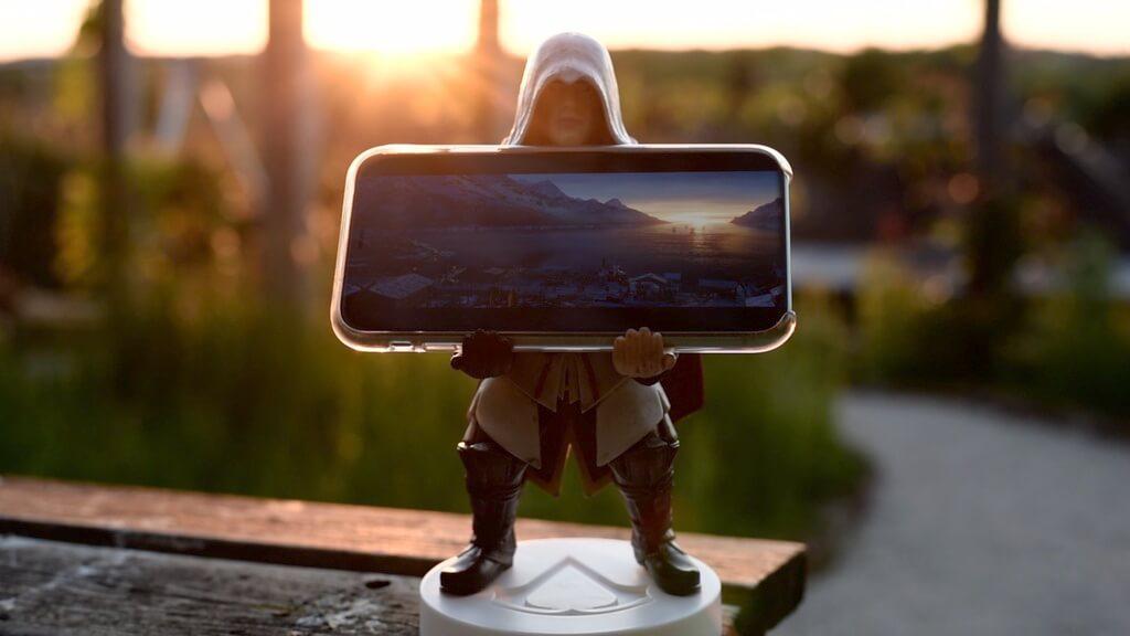 Ezio Cable Guy Phone and Controller Holder
